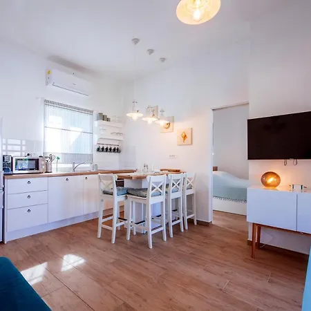 Cavatul Villa *